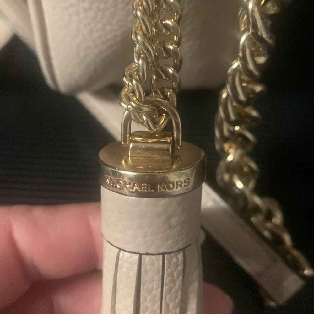 Previously loved, Michael Kors crossbody, light pink, gently used - Picture 3 of 10
